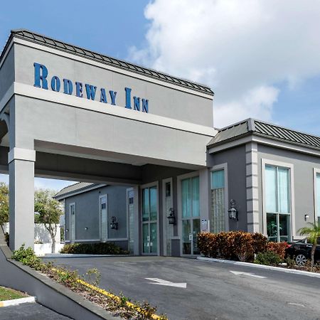 Rodeway Inn Ню Порт Ричи Екстериор снимка
