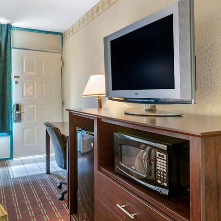 Rodeway Inn Ню Порт Ричи Екстериор снимка