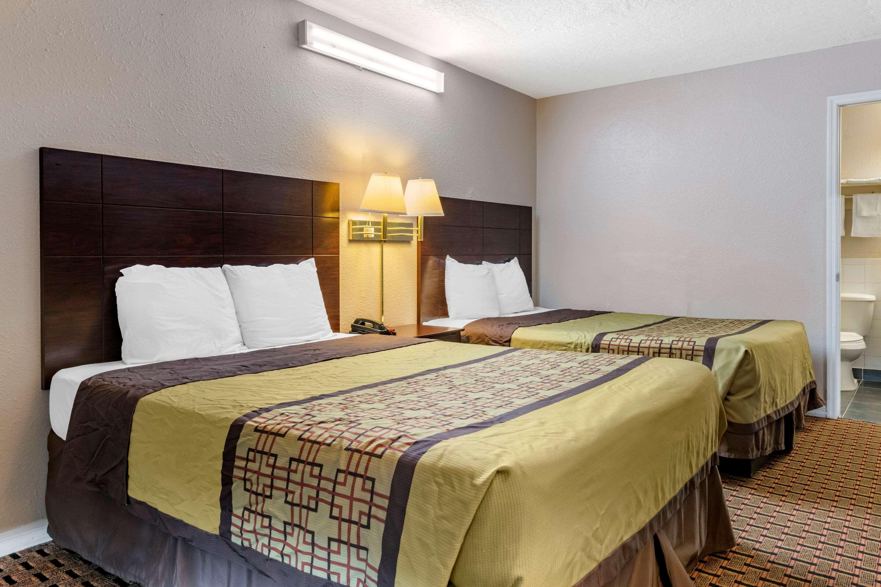 Rodeway Inn Ню Порт Ричи Екстериор снимка