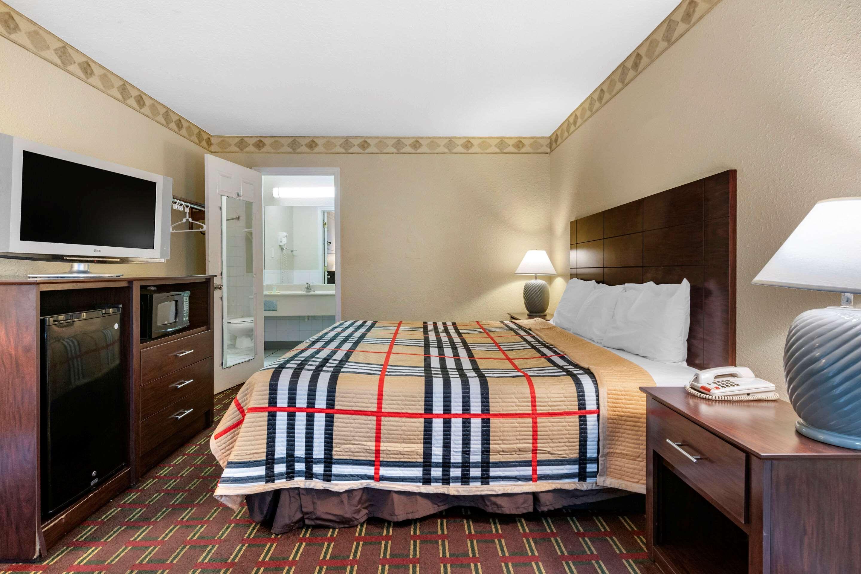 Rodeway Inn Ню Порт Ричи Екстериор снимка
