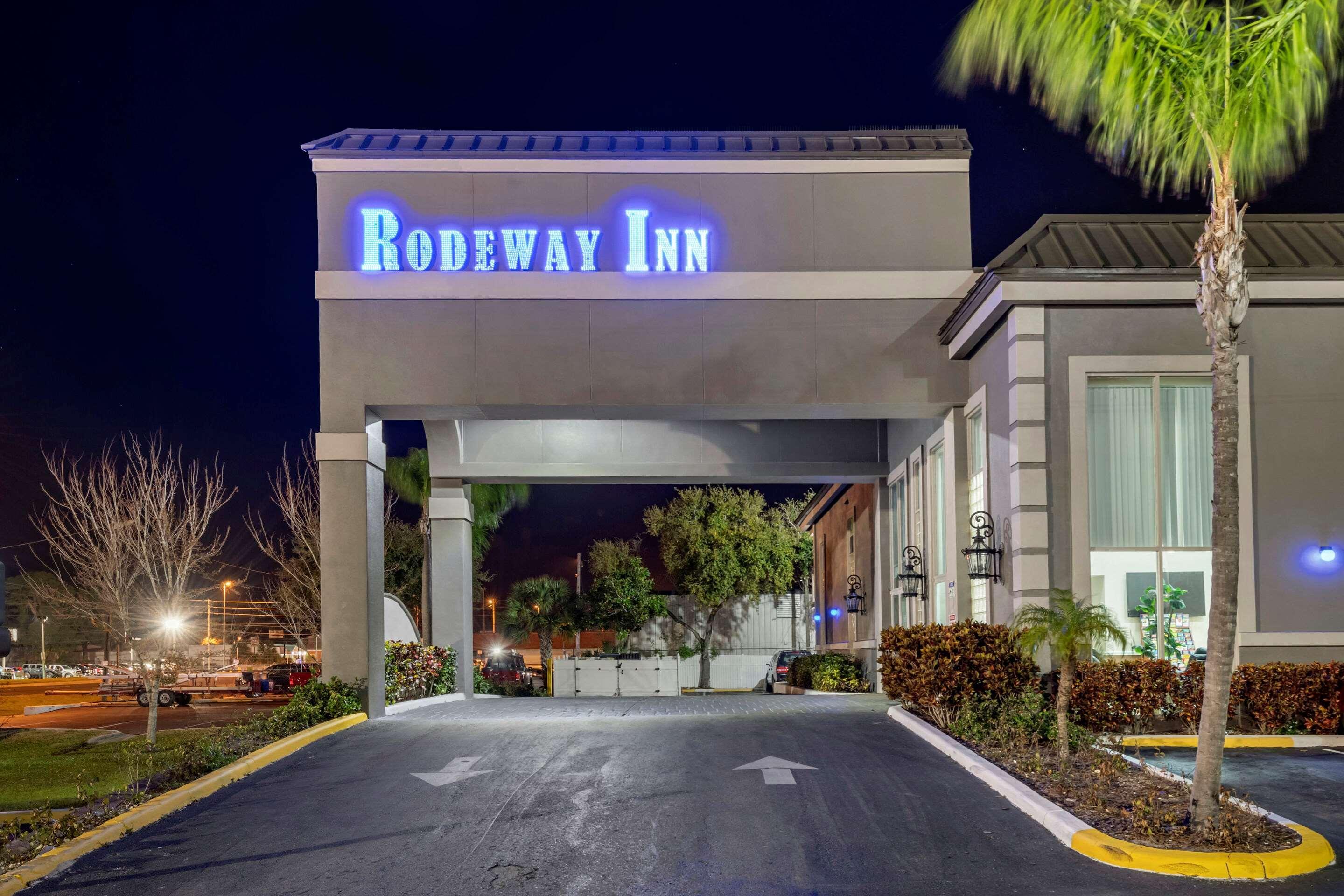 Rodeway Inn Ню Порт Ричи Екстериор снимка