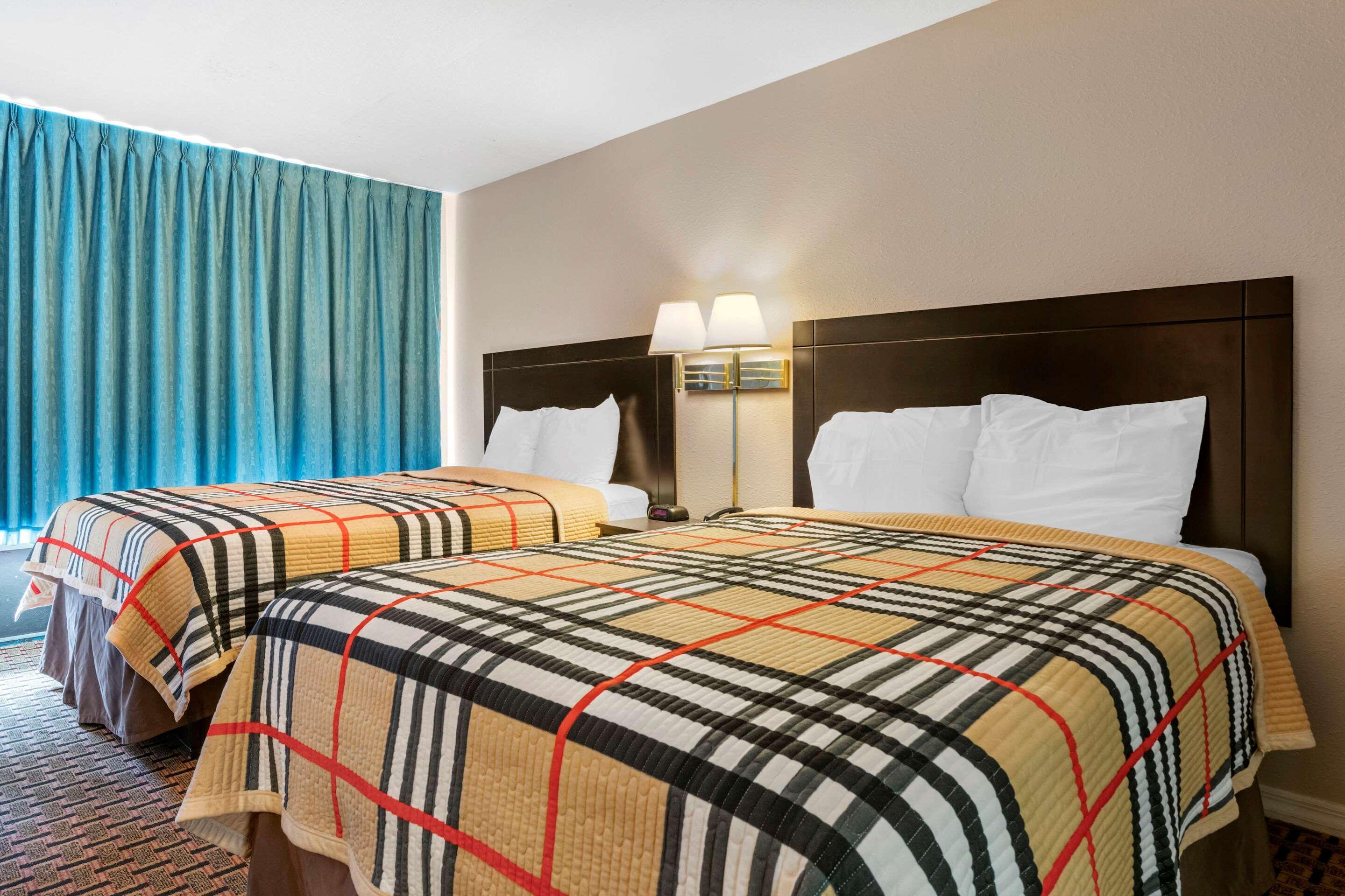 Rodeway Inn Ню Порт Ричи Екстериор снимка
