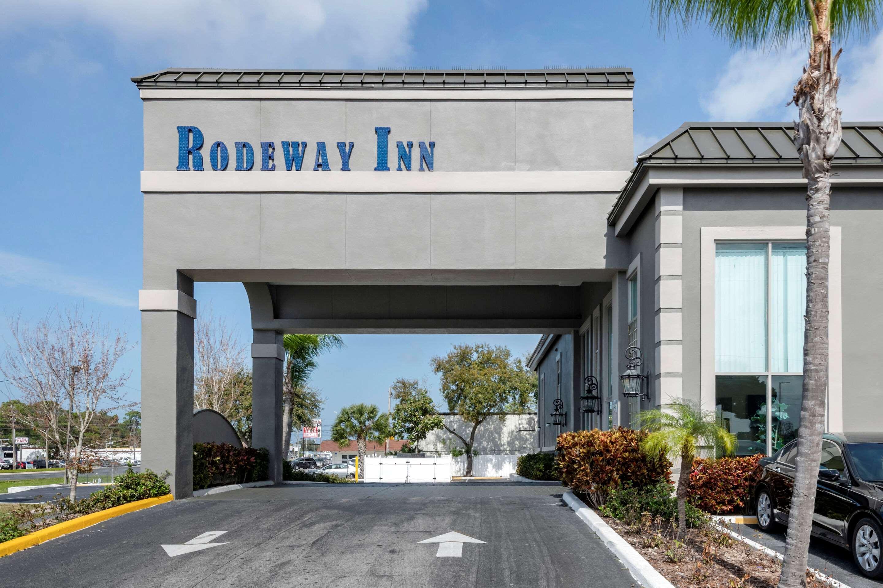 Rodeway Inn Ню Порт Ричи Екстериор снимка