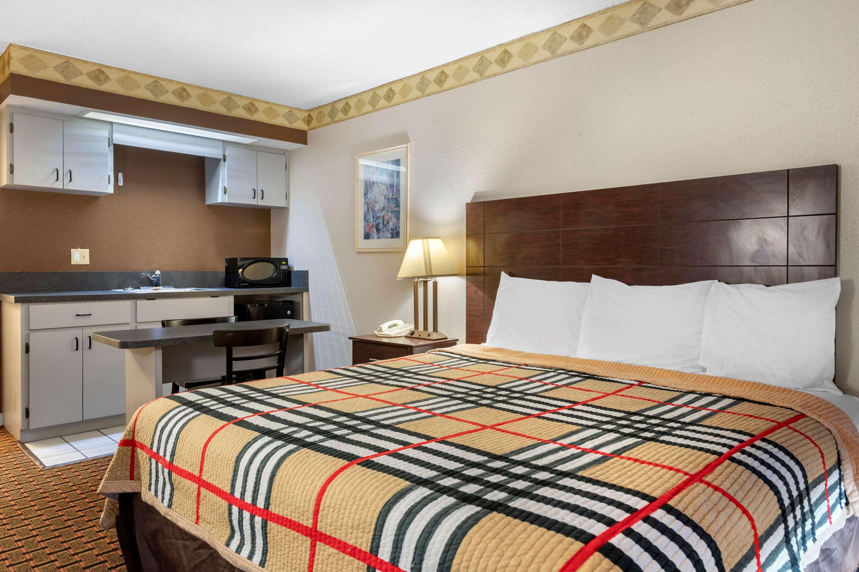 Rodeway Inn Ню Порт Ричи Екстериор снимка