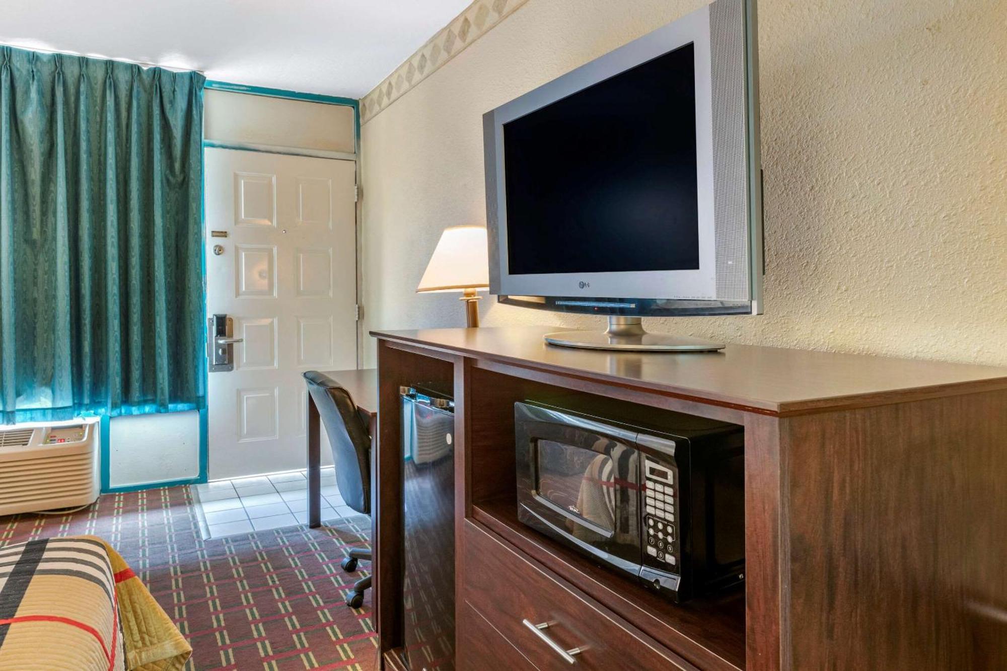 Rodeway Inn Ню Порт Ричи Екстериор снимка